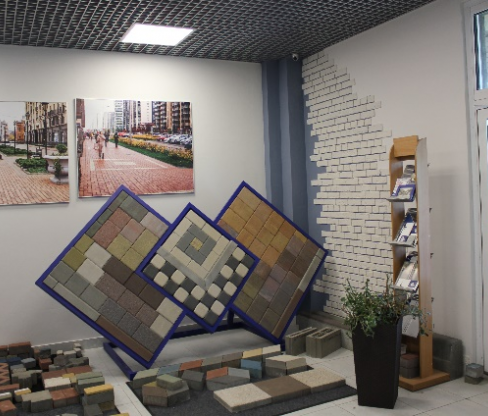 Новая коллекция тротуарной плитки в выставочном зале завода Ленстройдеталь.
